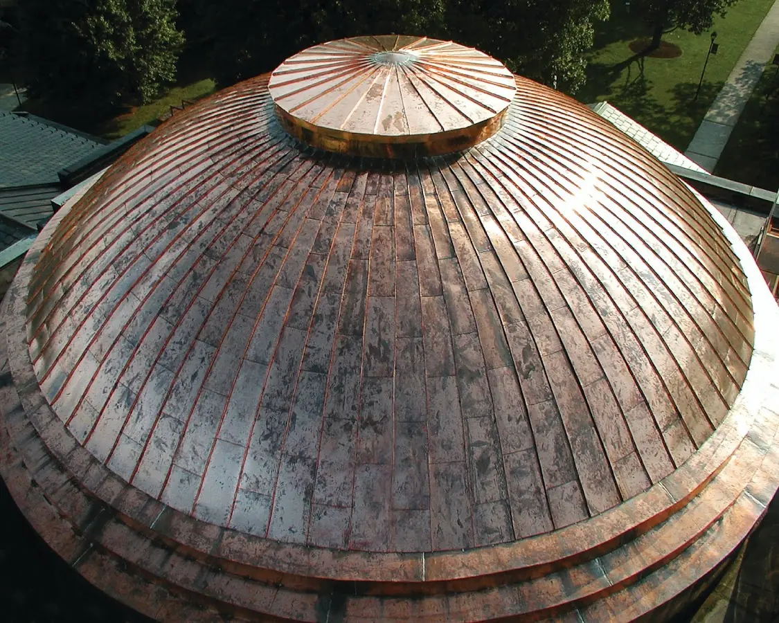 Craftsman Roofing crew installing a new roof in Reunion