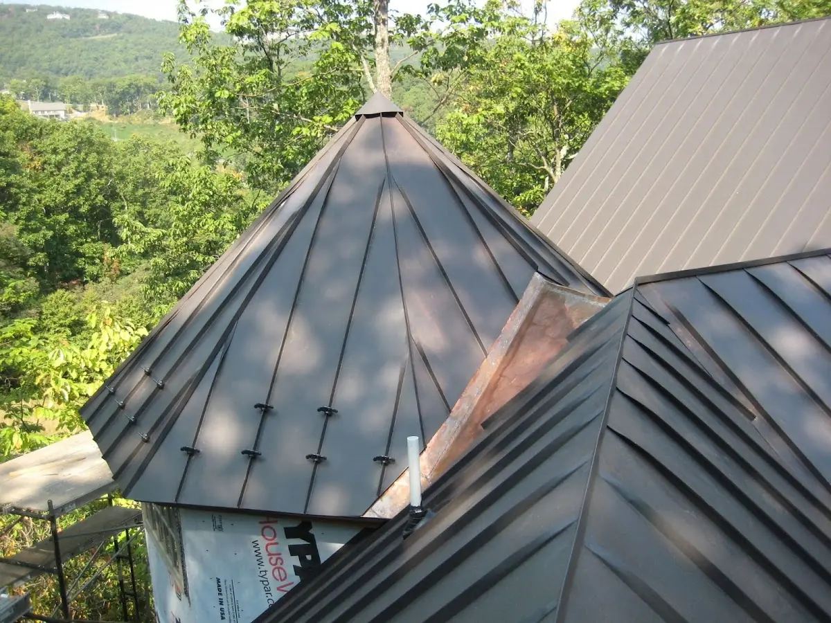 Professional Roof Tarp Installation by Craftsman Roofing in Reunion